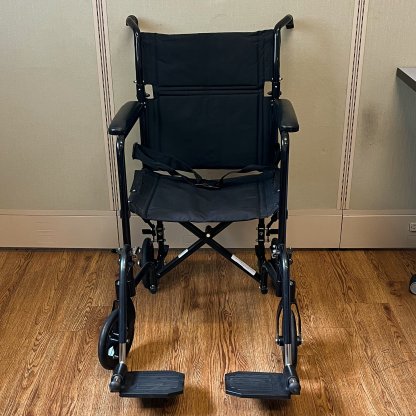 TRANSPORT WHEELCHAIR