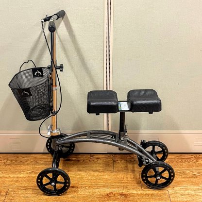 KNEE SCOOTER