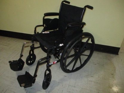Manual wheelchair 18"x16"