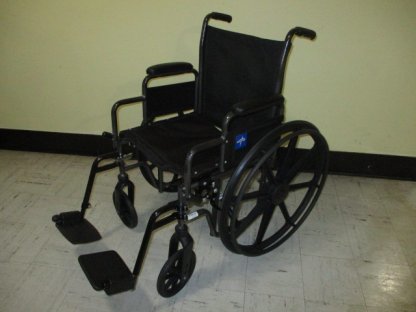 Manual wheelchair 18"x16"