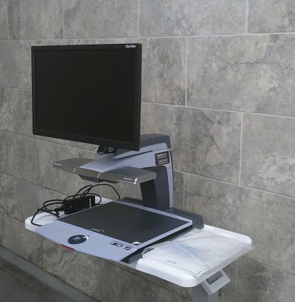 Optelec Clearview+ side