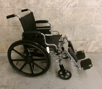 Manual Wheelchair 18x15