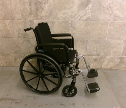 Manual Wheelchair 18x16