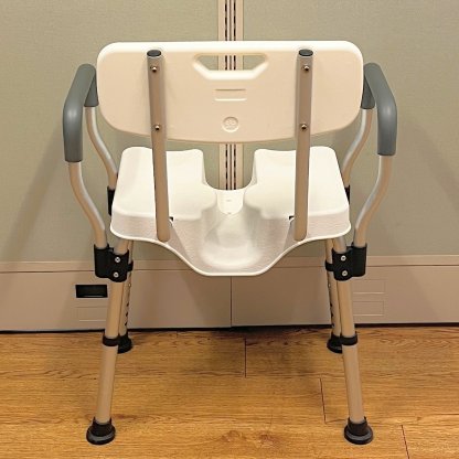SHOWER CHAIR WITH BACK AND ARMS