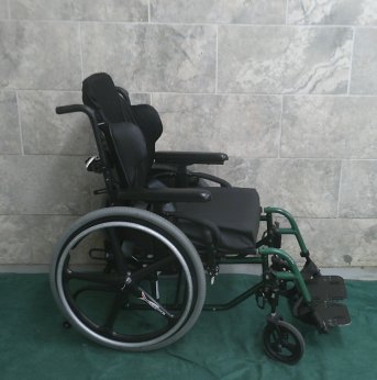 Manual Wheelchair 18x20