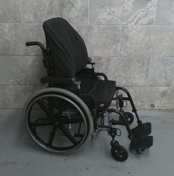 Manual Wheelchair 18x16