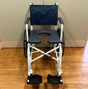  SHOWER+COMMODE CHAIR