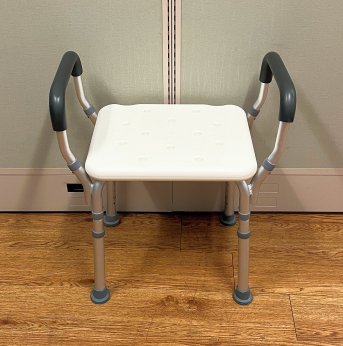 SHOWER CHAIR WITH ARMS