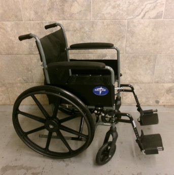 Manual Wheelchair 18x16