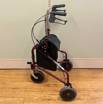 3 WHEELED WALKER
